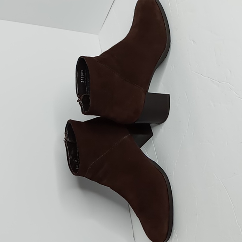 Aquatalia - Eileen -Italian made Brown Suede Ankle Boots.  Size 8. - 3" heel - Picture 8 of 14